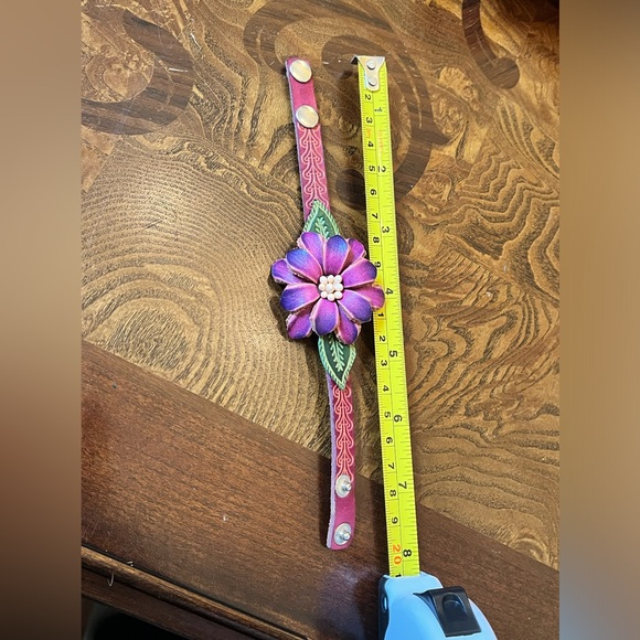 Mexican flower Leather Cuff Style Bracelet! 8 inch - Picture 5 of 5